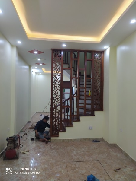 Cần bán nhà Võ Chí Công (đầu Hoàng Quốc Việt)