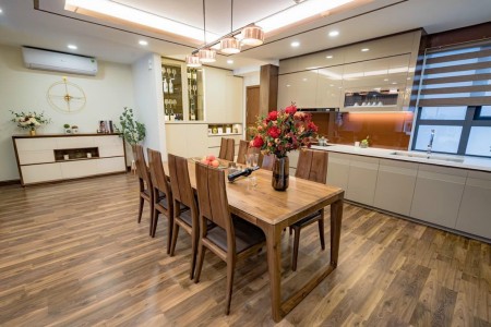 Cần bán gấp nhà Mặt ngõ Lý Thái Tổ giá 6.5 tỷ, 27mx4 tầng, ngõ gần, ở luôn