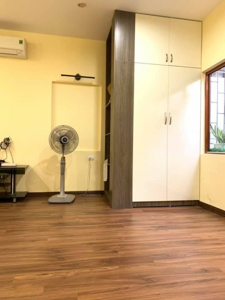 Cần bán CH tập thể Nghĩa Tân ( tầng 1) giá 1,86 tỷ, 42m2, đẹp ở luôn