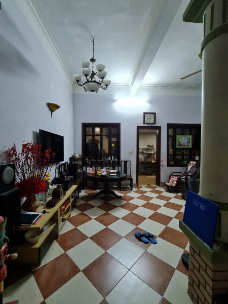 Ô TÔ TRÁNH, THÔNG BÀN CỜ, NGAY MẶT PHỐ LÂM HẠ, KHU DÂN TRÍ CAO.