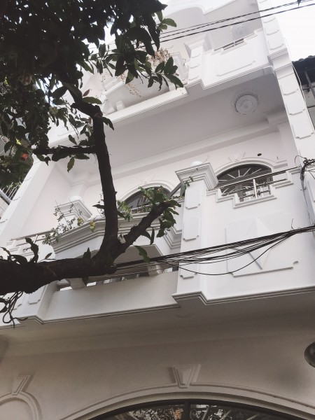 Nhà gần chợ cây Quéo Hoàng Hoa Thám, Bình Thạnh, 2PN- máy lạnh