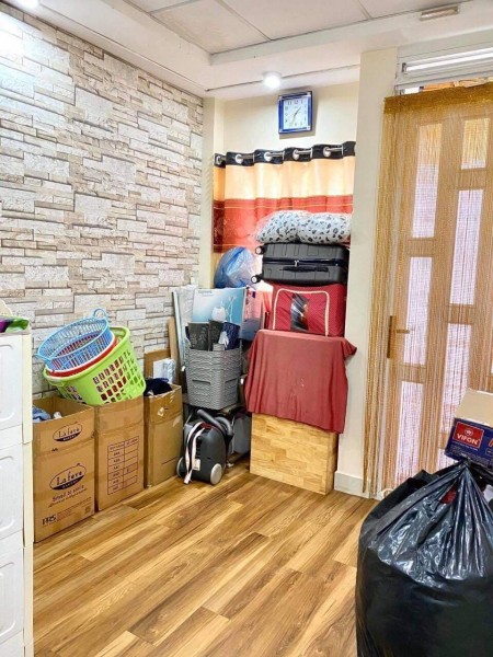 Bán GẤP nhà phong thủy tốt làm ăn lên, 1 căn ra HXH, Sổ vuông như A4, 37m2.
