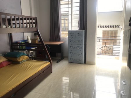 Hẻm xe hơi, 4 x 12 Gần Công viên Làng Hoa, Ngã 3 Thống Nhất.