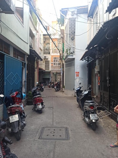 Rẻ bất chấp bán nhanh căn nhà trung tâm Tân Bình. Kinh doanh được luôn.