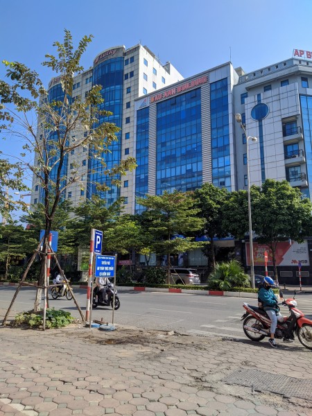 Bán Gấp Tòa Nhà Building Trần Thái Tông, 220m2 10 tầng MT 12M LH 0335465961