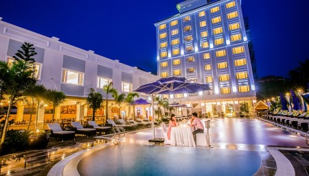 Bán khách sạn 145 Lê Thị Riêng, Phường Bến Thành, Quận 1, HCM