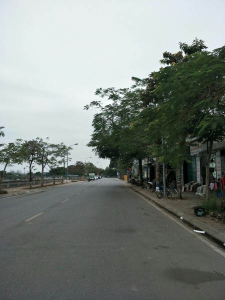 Bán nhà khu đấu giá Phúc Lợi 75m2 x 3 tầng, 5.5m MT, giá 6.35 Vỉa hè, Kinh doanh.