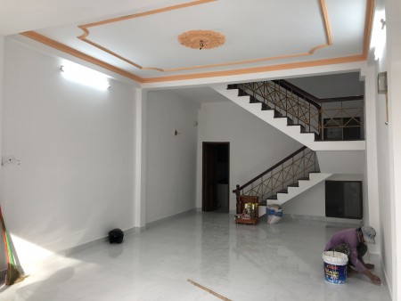 Nhà Mặt Tiền đường Tân Cảng 5x18m Trệt 2 Lầu: Giá 26tr cho KD đa ngành