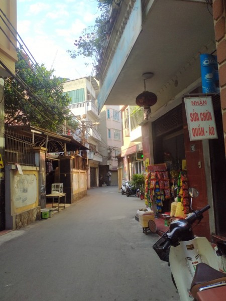 Bán Nhà Mễ Trì Thượng. lô gocs30m2*3 tầng. nhỉnh 2 tỷ.