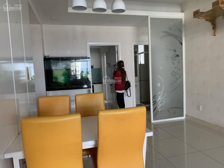 Mình có căn hộ 120m2, 3 PN, cần cho thuê giá 18 triệu/tháng, tầng cao, cc Midtown, có sẵn đồ dùng