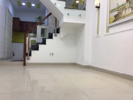 Bán nhà 1 trệt 1 lầu 24m2 hẻm 220 Hoàng Hoa Thám, Phường 5, Bình Thạnh, giá 3.65 tỷ