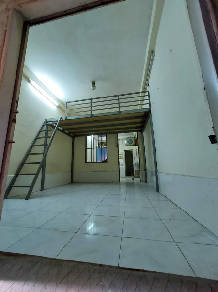 Nhà nguyên căn, có gác, dt 40m2 Hem XH 158.P12.Tân Bình
