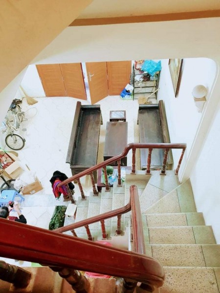 Bán nhà chính chủ Đống Đa, mặt tiền rộng, ngõ thoáng tiện kinh doanh, gần đường ô tô