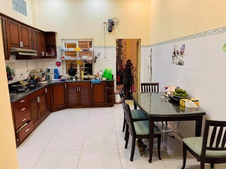 Bán nhà 493/ CMT8 quận 10 DT 43m2 sổ vuông giá 4 tỷ 7