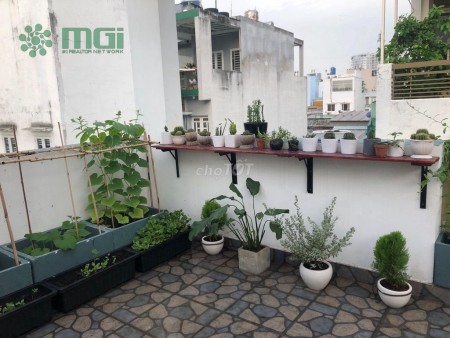 Nhà Riêng HXH 3 tầng đã có SHR DT 31M2
