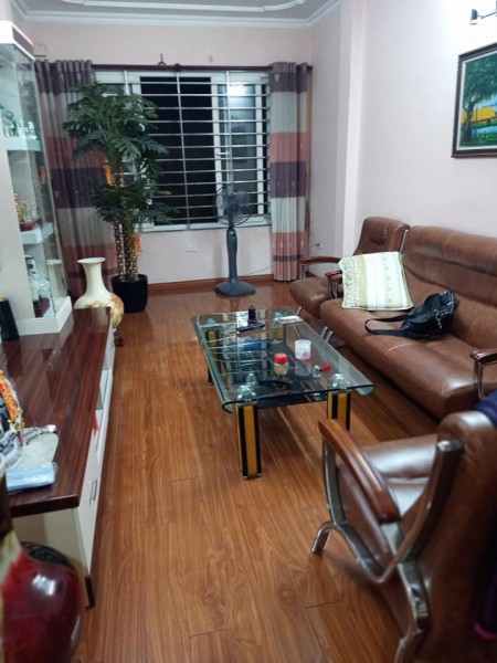 Bán nhà Đường Láng 40m2 gần Ngã Tư Sở, Nở hậu, 50m ra ôt tránh