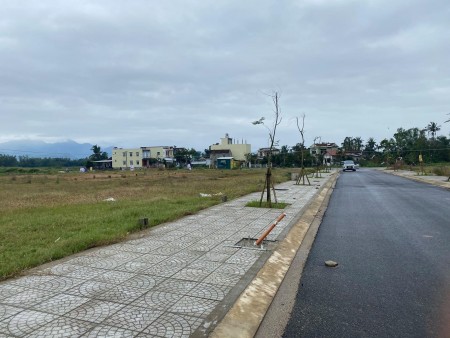 Thiệ phú CENTER- ĐẤT VỊ TRÍ VÀNg,XUÂN TRÚNg XE SANG