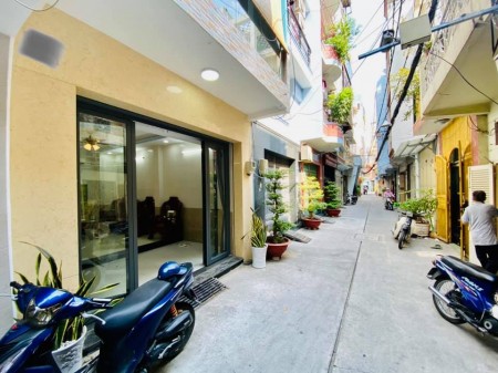 Bán nhà đường Hoà Hưng, DT: 41m2, 3 tầng, Giá 4 tỷ 950.