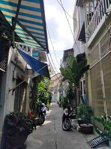 Chính chủ, tôi CẦN bán GẤP, đi định cư, nhà đúc bê tông gần đường lớn, an ninh.
