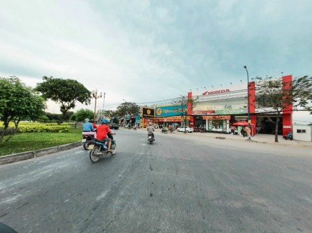 (Đúng giá - đúng vị trí) Bán gấp 2 lô liền kề đường Số 32 Ngang 10m dài 20.5m thổ cư 100% Gần AEON BÌNH TÂN