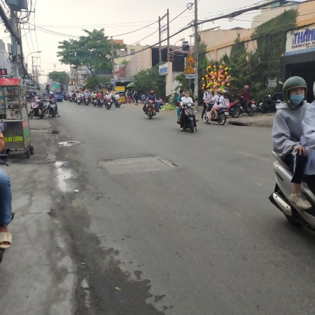 Cần tiền gấp nên sang quán Bò Né ngay mặt tiền Lê Đức Thọ