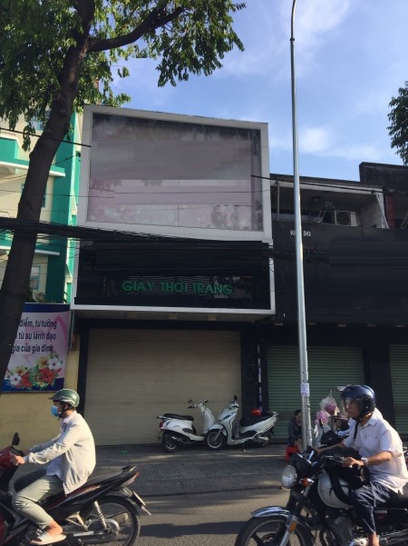 Sơn Kỳ mặt tiền trống suốt 4 x 32