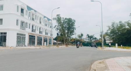Bán Nhà Đẹp 70M2 Xây Mới Theo Phong Cách Vincom Quảng Ngãi