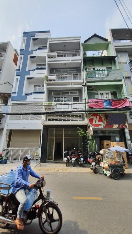 DT: 4 x 17 _ Mặt tiền kd sầm uất - Đường Lê Lăng
