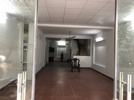 Chính chủ cần cho thuê nhà riêng Phố Sài Đồng Long Biên Hà Nội. Tầng 1 thông sàn 90m2 phù hợp kinh doanh, trung tâm tiếng anh