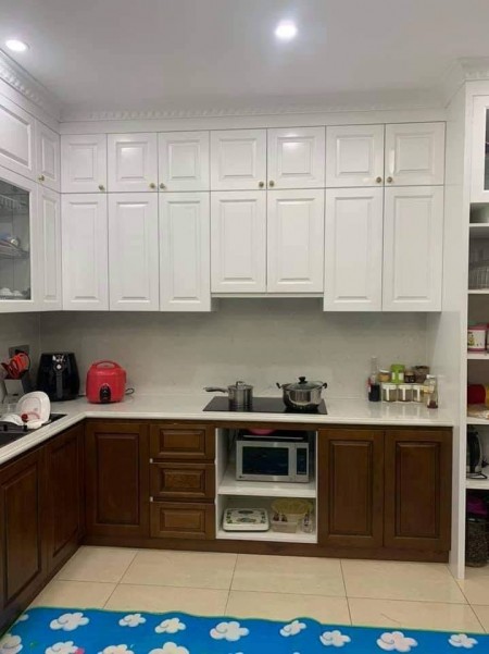 Bán gấp nhà Mặt ngõ Nam Đồng giá 24,2 tỷ, 205m2, MT 7,5m, oto đỗ sát