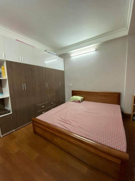 Bán nhà Đông Tác Đống Đa. Kinh Doanh. Ô tô đỗ cửa. 5 Tầng. giá 6.2 tỷ.