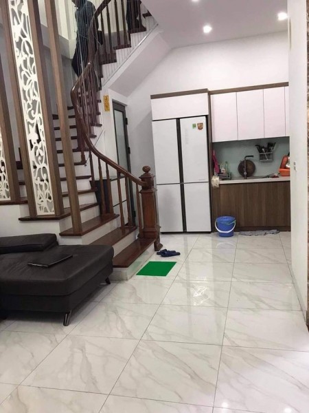Bán nhà Định Công Hạ, Hoàng Mai 30m 5 tầng giá chỉ 2.8 tỷ