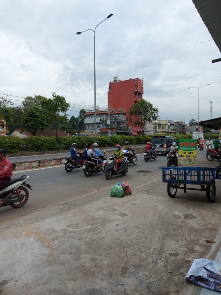 Cho thuê mặt tiền QL22 gần chợ đầu mối Hóc Môn