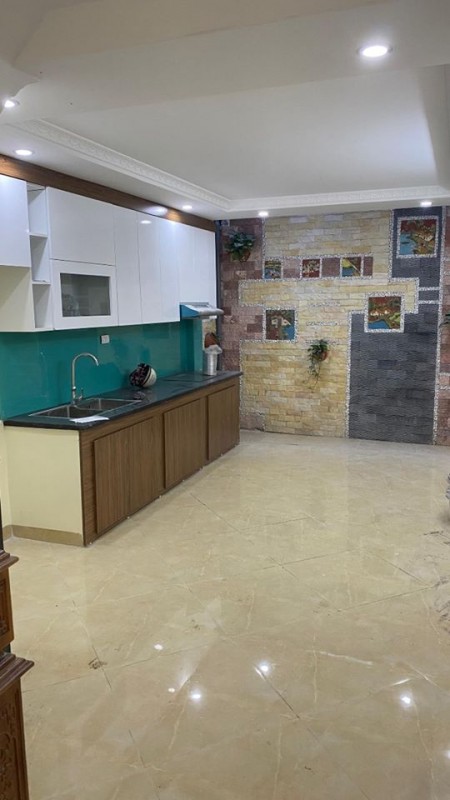 Bán gấp nhà Phố cổ Hàng Gai giá 3,3 tỷ, hơn 50m2, ở luôn