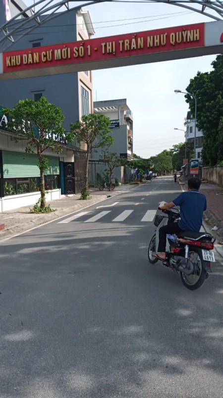 Đất cực đẹp, khu Huyện Ủy, kinh doanh tốt, cách đường tàu chỉ 29m. lh 0835459289