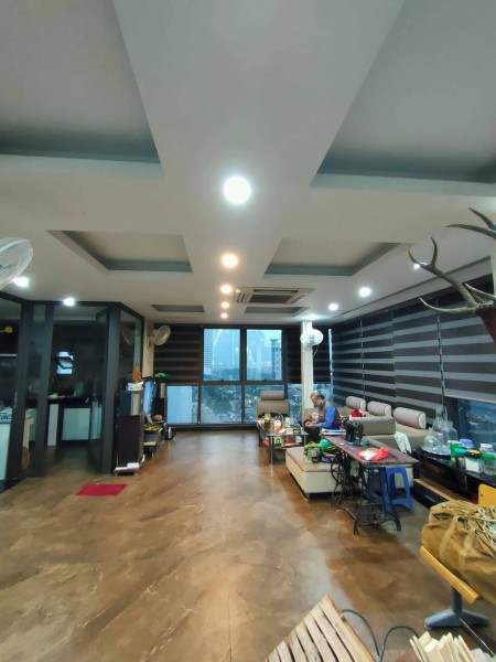Bán tòa nhà văn phòng phố Nguyễn Hoàng, lô góc, 100m2 x 7T, 26 tỷ