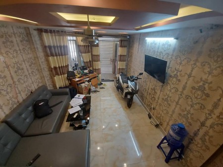 BÁN GẤP NHÀ HẺM CMT8 TT QUẬN 10, 36m2 (4x9) 5 TẦNG CHỈ 5.6 TỶ HXH CÁCH NHÀ 5m