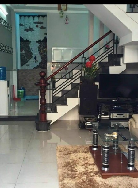 Cần bán nhà Lý Thái Tổ 3.5m x 9m 5.3 tỷ Phường 10 Quận 10