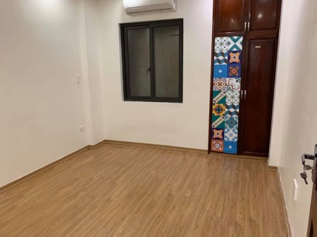 Bán nhà Mặt ngõ Giáp Bát 3 tỷ, 47mx4T, Mới, ngõ gần, NT cao cấp