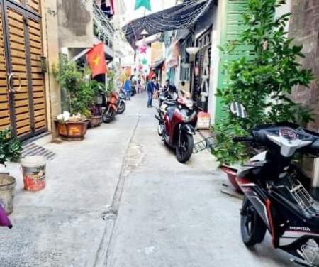 Bán gấp nhà đường Rạch Bùng Binh phường 9 Quận 3 dt 63m2 lh 0899306823