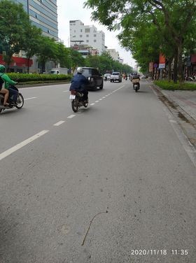 Mặt phố Nguyễn Văn Cừ - Vị trí kinh doanh đẹp nhất Hà Nội