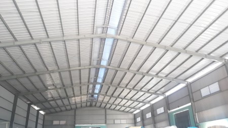 Cho thuê kho gần Tp mới Bình Dương. Diện tích 300m2. Đường nhựa xe container. Điện 3 pha. Kho xây mới 100%