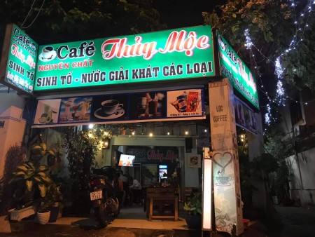 Không có người làm nên Cần Sang gấp Quán Cà Phê số 43 Đường số 7, Phường 3, Gò Vấp