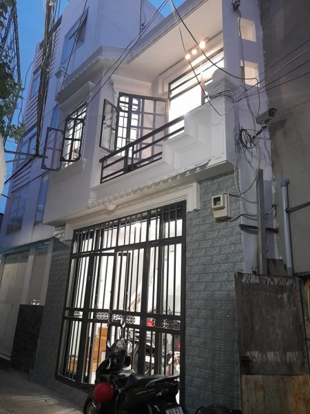 Cần tiền bán gấp nhà 2 lầu 70m2, giá tốt, Ngay chợ Gò Vấp