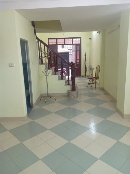 Bán nhà CẦU GIẤY, Ô TÔ thông 57mx3 tầng, đẹp ở luôn chỉ 5 tỷ.