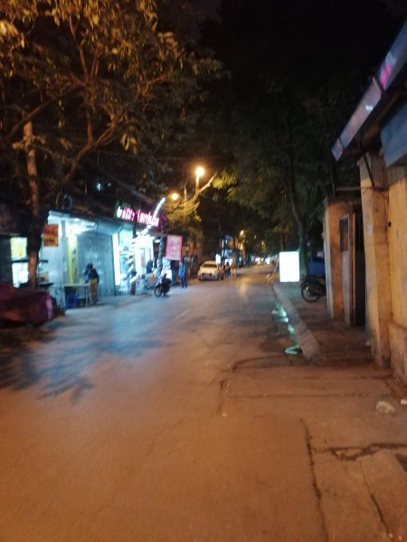 Nhà Cầu Giấy, mặt phố, kinh doanh thoáng trước sau 72m chỉ 12 tỷ.