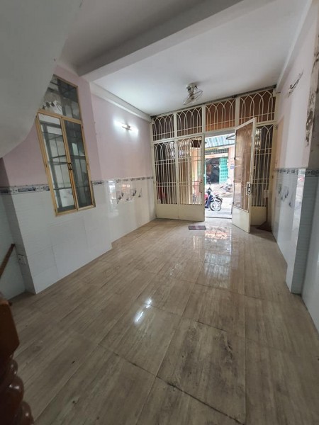 Bán nhà HXH 664 Nguyễn Đình Chiểu Phường 3, Quận 3, DT 40 m, 6,8 tỷ.