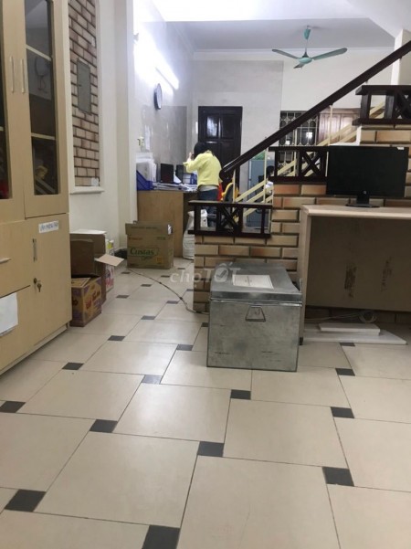 Cho thuê tầng 1 và tầng 3 nhà riêng ngõ 151 Láng Hạ, Đống Đa, HN