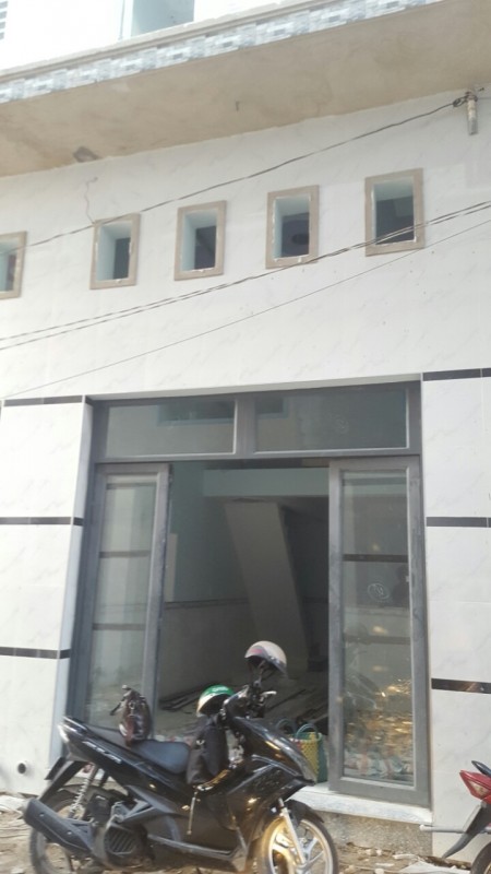 Nhà mới xây 1 Trệt, 1 Lửng, 1 Lầu giá rẻ gần Ngã Tư Phước Lý, công chứng ngay