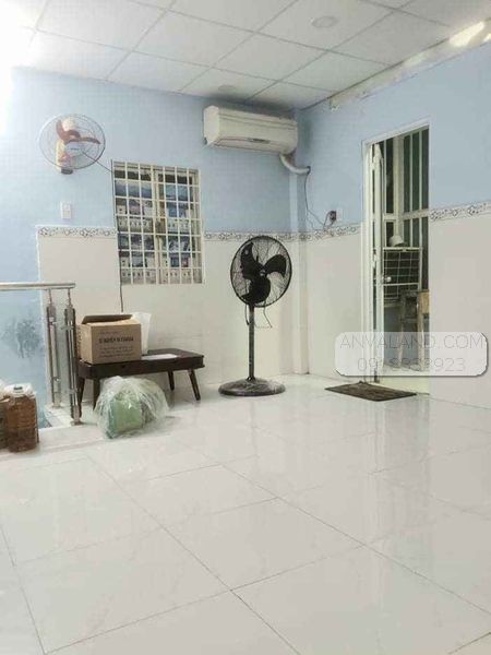 Cần tiền mở xưởng Bán gấp nhà HXH Võ Văn Tần, Quận 3, DT 32m2 4 lầu chỉ 2 tỷ 8
